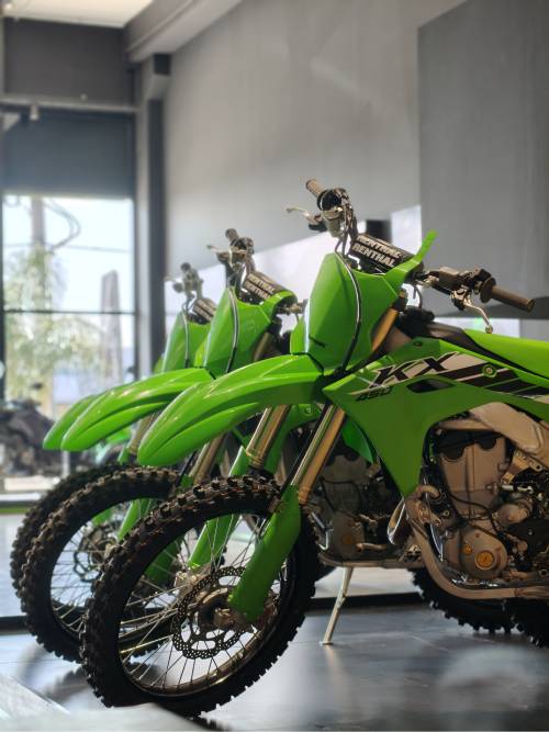 Fila motos KX motocross